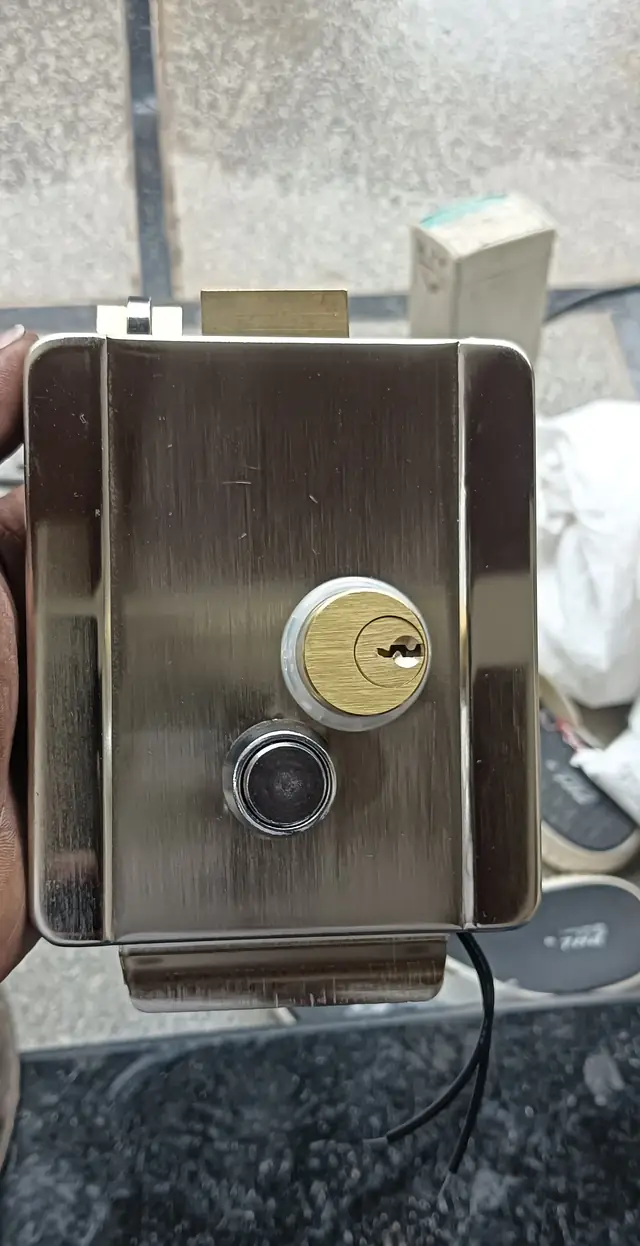 Stainless steel electric rim lock used with access control